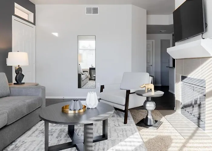 Landing Modern With Amazing Amenities * Phoenix