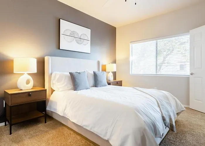 Apartment Landing Modern With Amazing Amenities