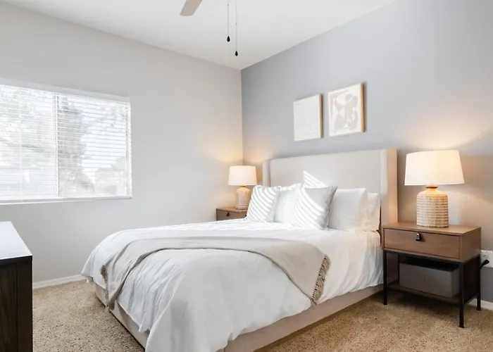Landing Modern With Amazing Amenities Phoenix
